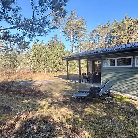 5 Person In Aakirkeby *